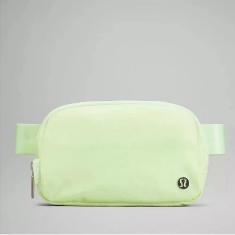 Lululemon Everywhere Belt Bag